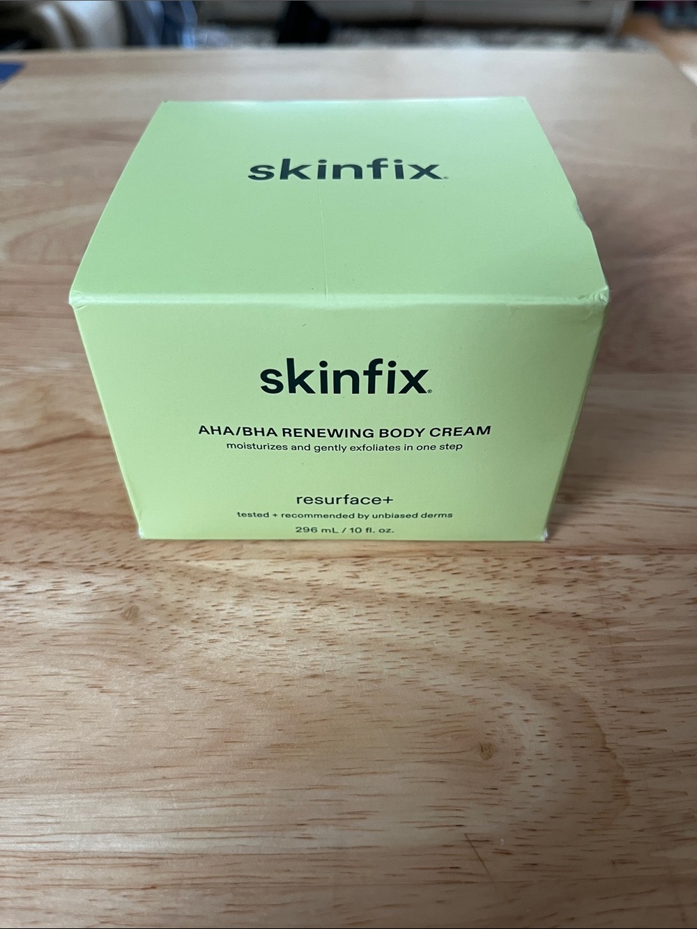 Skinfix AHA/BHA Renewing Body Cream - Light Green